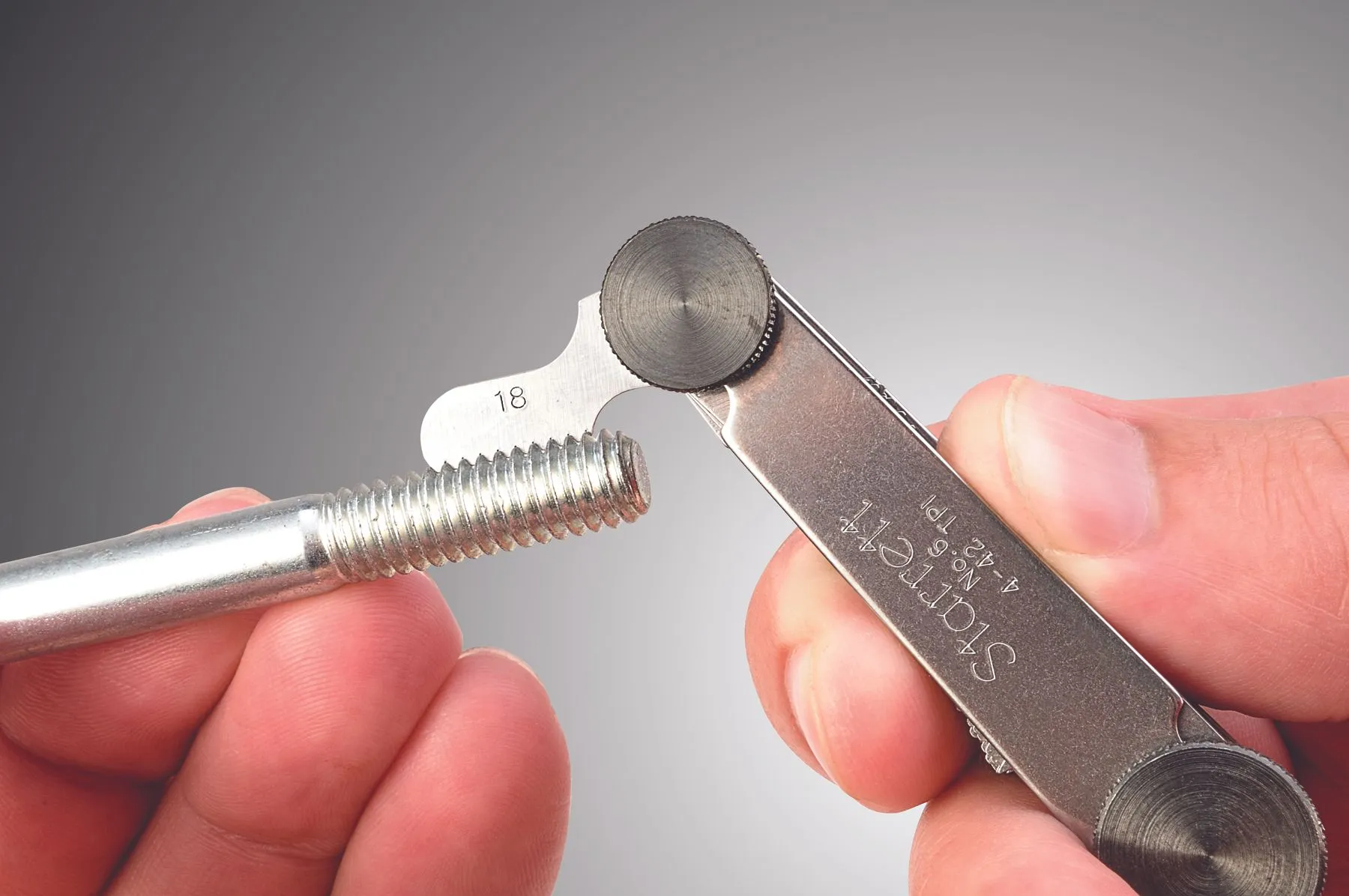 STARRETT 6 Screw Pitch Gage, Steel, 30 Leaves, 4 - 42 Tpi, 60 Deg Thread Angle | AC4HHN 2ZVC6 / 50035